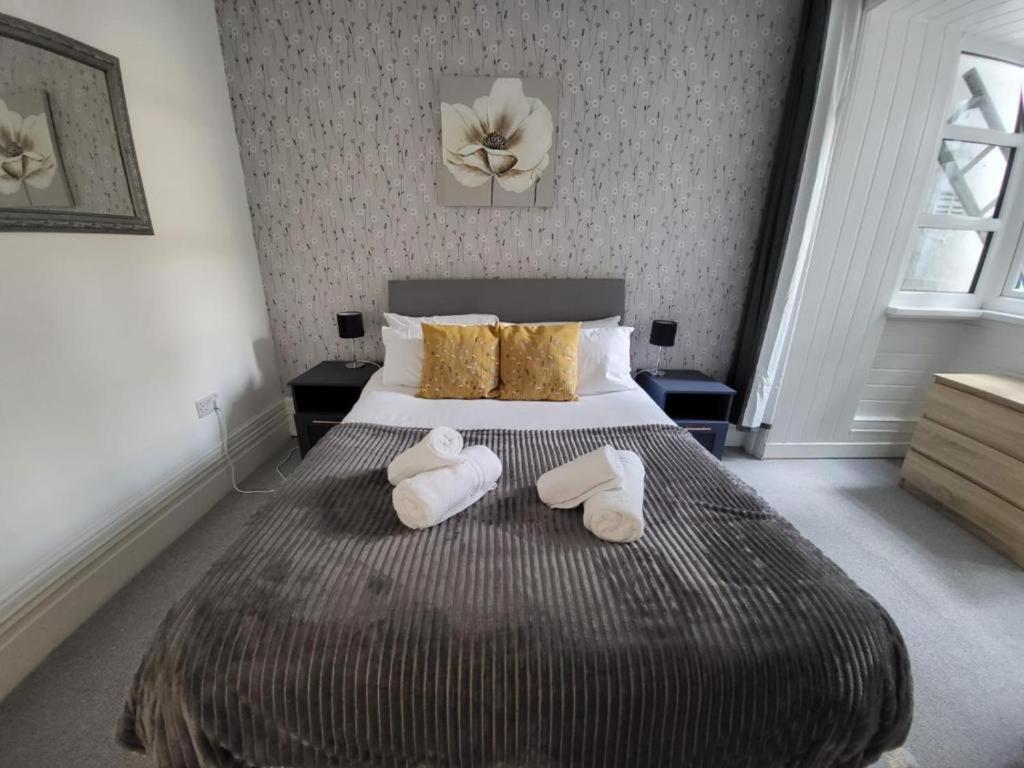 Apartment 2 Bedrooms Flat Centre
