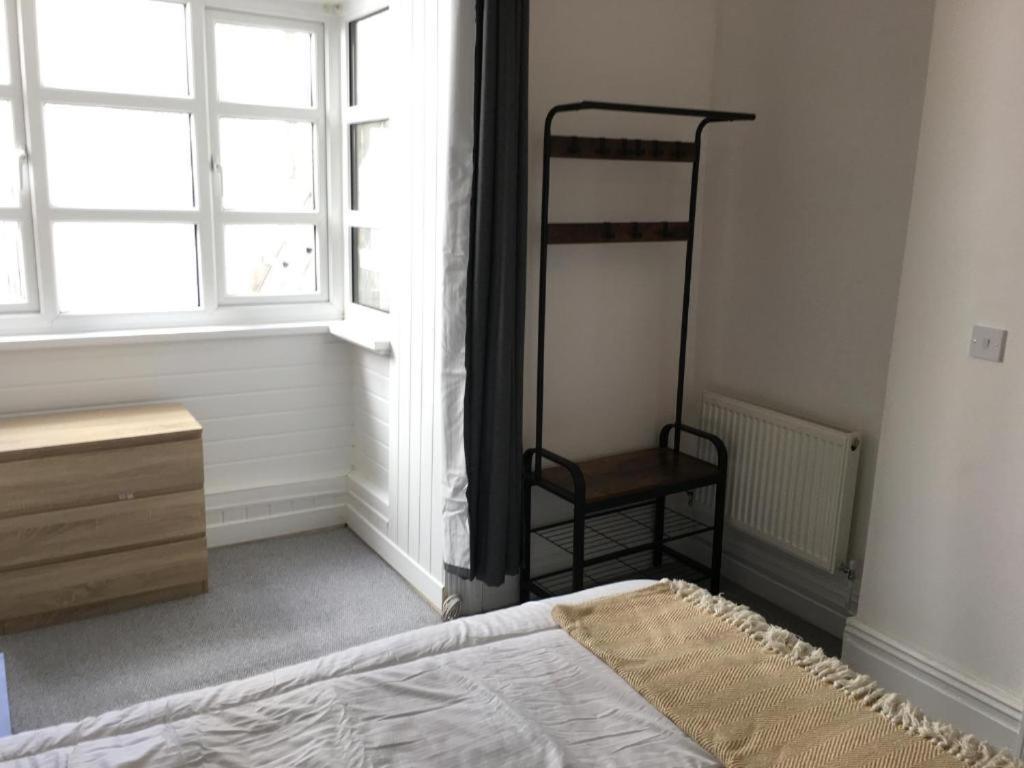 2 Bedrooms Flat Centre