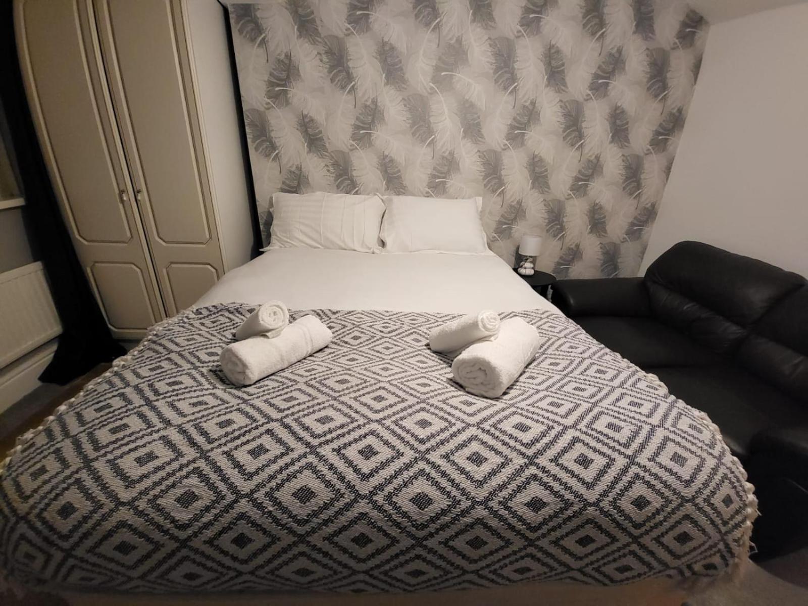 Apartment 2 Bedrooms Flat Centre