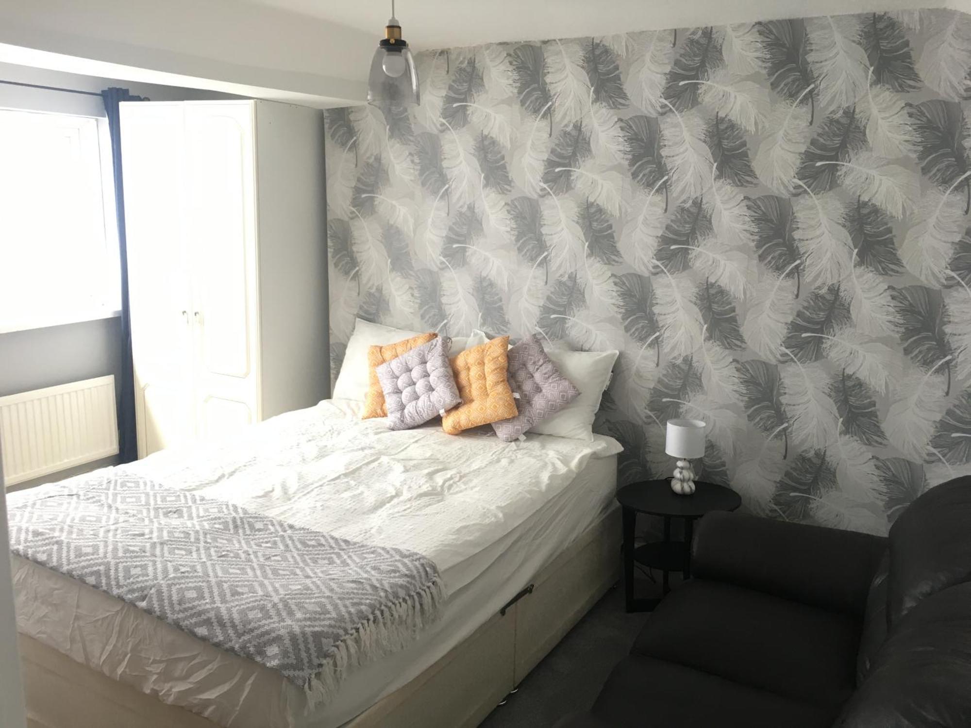 2 Bedrooms Flat Centre Swansea